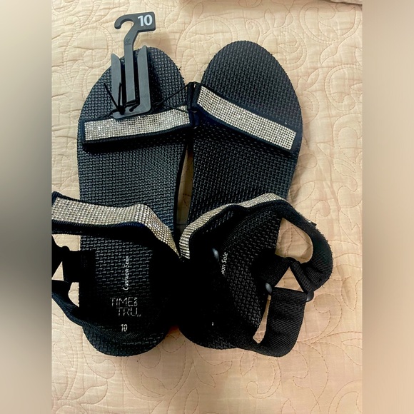 Time and Tru Black Sandals with Silver Accents - Picture 1 of 4